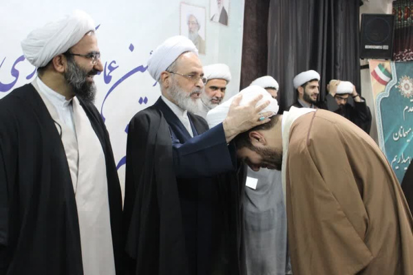 آیین عمامه گذاری طلاب مدرسه علمیه ایروانی تهران با حضور آیت الله اعرافی